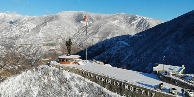 En büyük Atatürk heykelinden kış manzaraları
