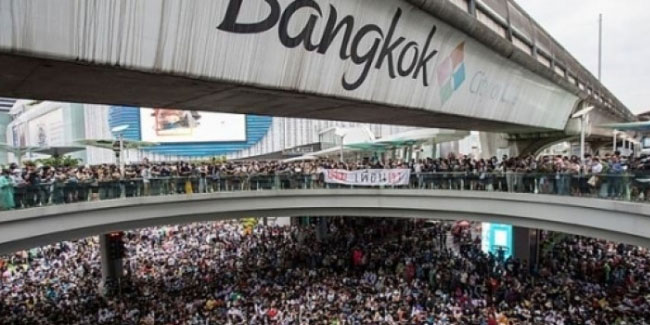 Tayland'da hükümet karşıtı internet siteleri kapatılacak