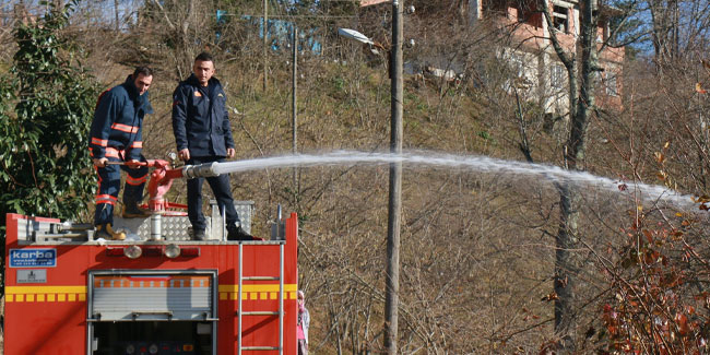 Trabzon'da çıkan örtü yangını söndürüldü
