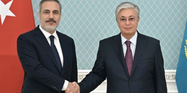 Hakan Fidan, Kazakistan Cumhurbaşkanı Tokayev ile bir araya geldi