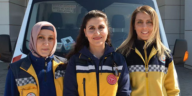 Hayat kurtarma timi! 1 ambulans, 3 kadın