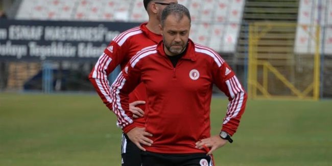 Pazarspor bu sezonki 3. teknik direktörü ile anlaştı