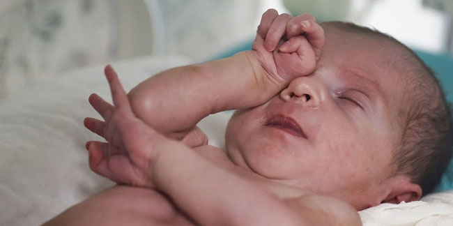 Kıbrıslı Nehir bebek "25 binde 1" görülen hastalığından Türkiye'de kurtuldu