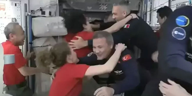 Alper Gezeravcı uzay istasyonuna girdi! 