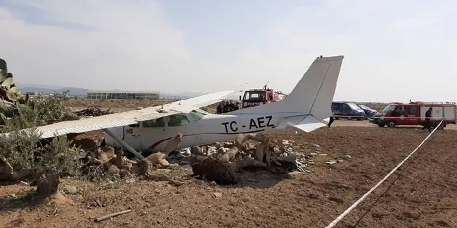 Antalya Manavgat'ta eğitim uçağı düştü