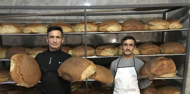  100 yıllık ekşi maya ile üretilen Araköy Ekmeği sofraları süslüyor