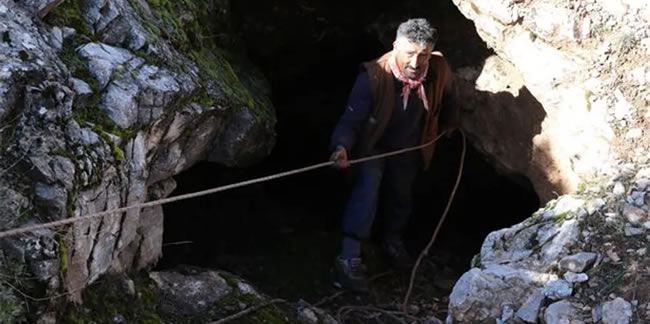 Defineciler hazine ararken yerin 30 metre altında gizli Pamukkale'yi buldu