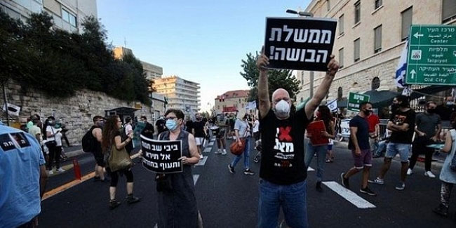 İsrail’de 'Siyah Bayraklılar Hareketi'nin gösterileri devam ediyor