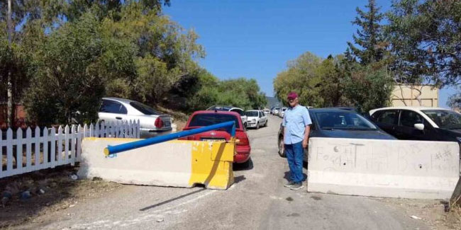 Belediye yolu beton blokla kapattı, karavancılar mahsur kaldı