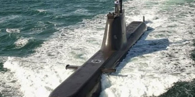 Türkiye'nin yeni denizaltısı suya iniyor