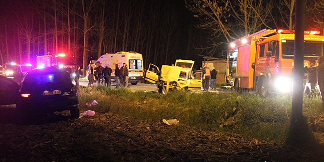 Sakarya'da trafik kazası 1'i ağır 4 yaralı 