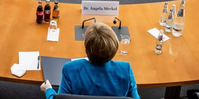 Merkel, Almanya'nın en büyük skandalında ifade verdii