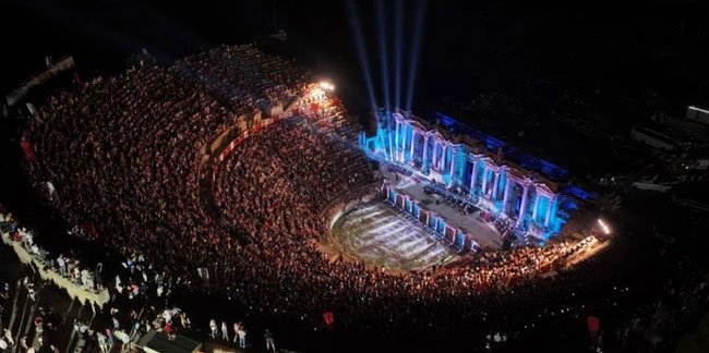 Denizli'deki 1800 yıllık antik tiyatroda unutulmaz konser!