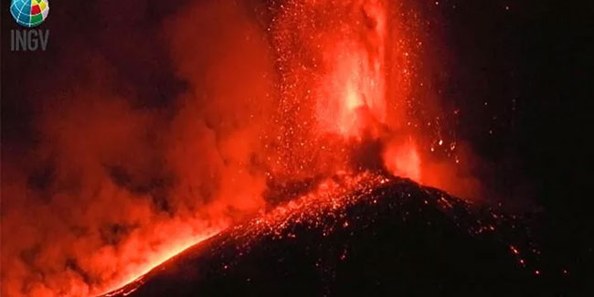 Avrupa'nın en aktif yanardağı Etna bir kez daha lav püskürttü