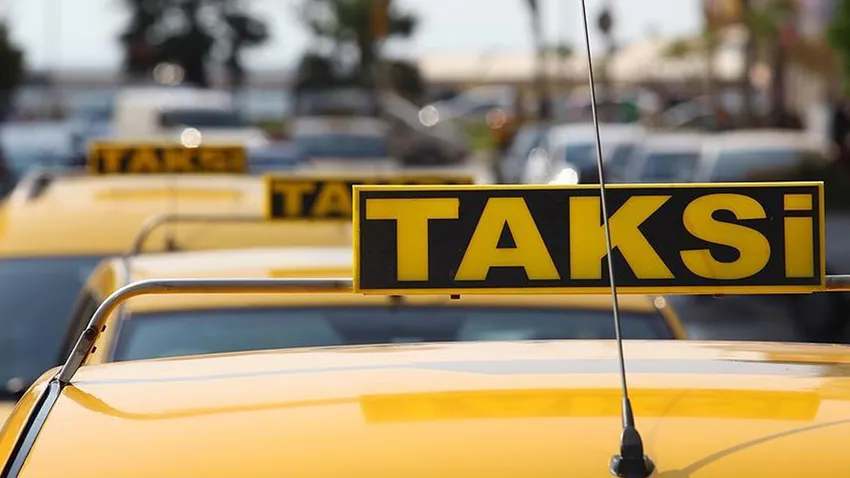 İstanbul'da ulaşıma zam geldi! Taksiciler taksimetre güncellemesi için sıraya girdi