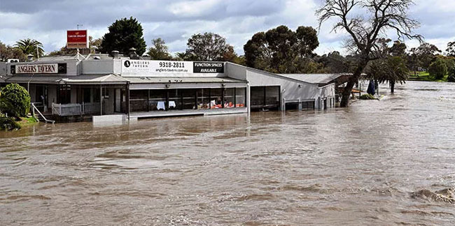 Avustralya'yı sel vurdu: 1 ölü