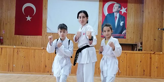 Giresun’un tek kadın karate antrenörü kız çocuklarına karateyi sevdirdi