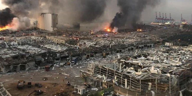 Beyrut limanında çok şiddetli patlama: 100 can kaybı, 4 bine yakın yaralı