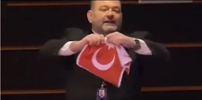 Türk Bayrağı'nı yırtan küstah Yunan vekil tutuklandı