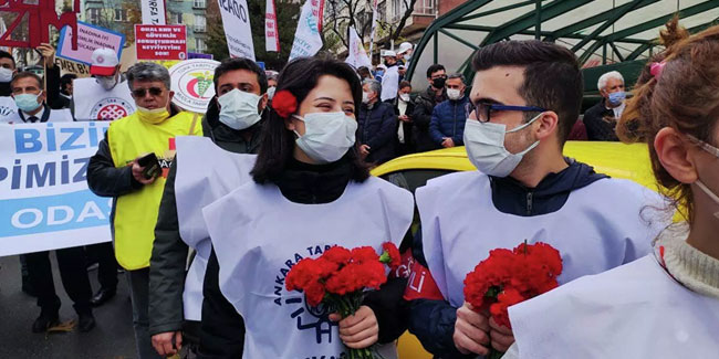 'Beyaz Yürüyüş'e çıkan hekimler Ankara'ya ulaştı