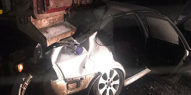 Şanlıurfa'da otomobilin TIR'la çarpışması sonucu 3 kişi öldü