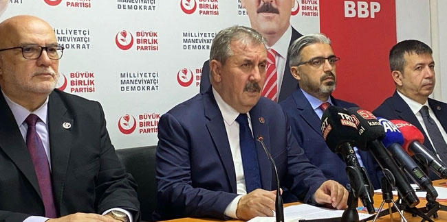 Mustafa Destici'den referandum çağrısı!
