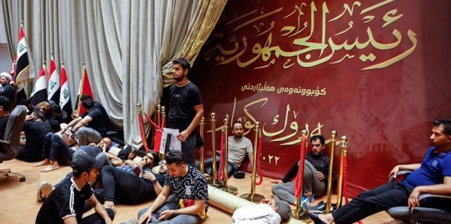 Sadr destekçileri Irak meclisini bastı: Oturma eylemi başlattılar