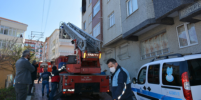 Türkeli'de apartmanda korkutan yangın