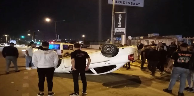 Bursa'da feci kaza! Makas atan otomobil kontrolden çıkıp takla attı