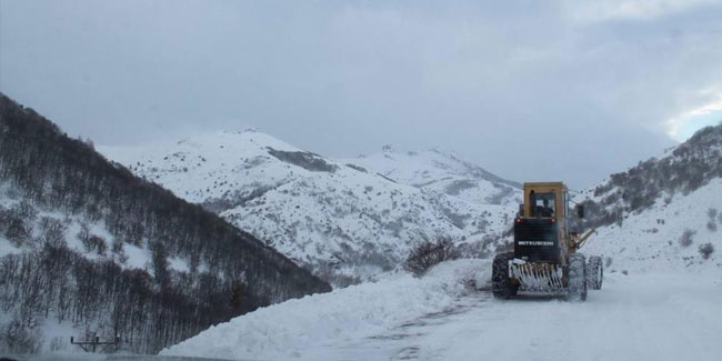 Kardan kapanan köy yolları tek tek açıldı