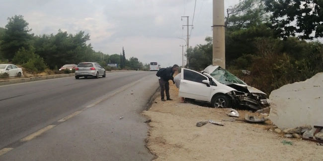 Bodrum'da acı kaza! Kontrolden çıkan otomobil beton direğe çarptı, sürücü can verdi