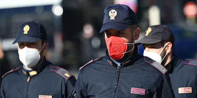 İtalya'da polisten 'pembe maske takmayız' isyanı