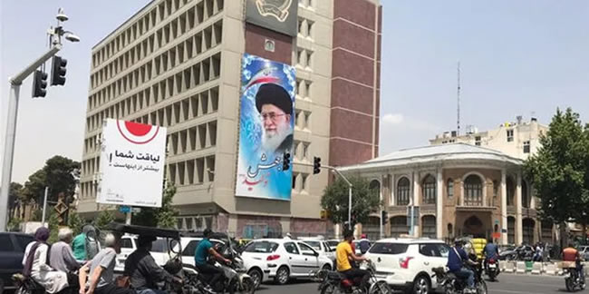 İran'da 'devlete karşı silahlı isyan' suçundan yargılanan üç kişi infaz edildi