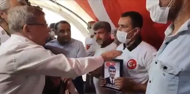 Nöbet çadırında Ahmet Davutoğlu'na HDP tepkisi