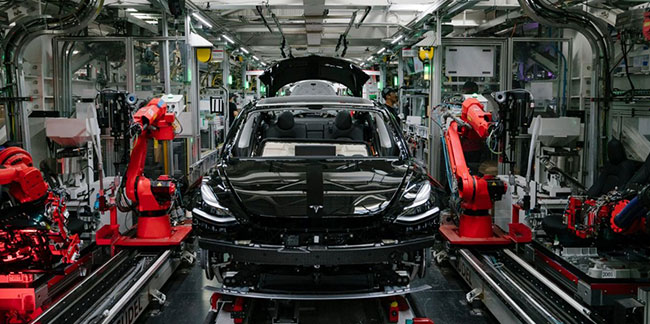 Elon Musk Tesla'yı nasıl üretiyor? İnanılmaz görüntüler