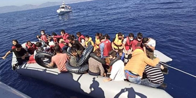 İzmir'de 44 göçmen kurtarıldı