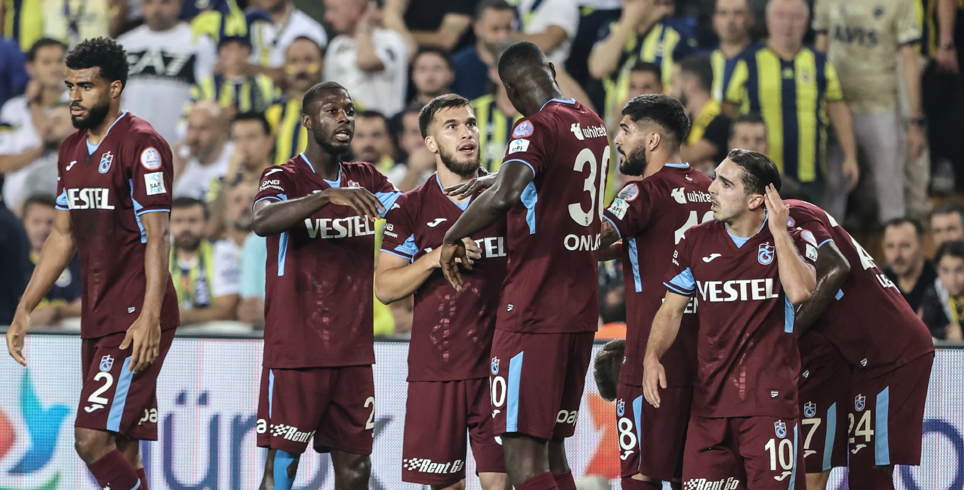 Trabzonspor, Fenerbahçe'nin Serisini Bitirdi