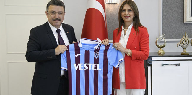 Ortahisar Belediyesi'nden Trabzonspor'a anlamlı destek! İmzalar atıldı