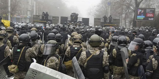 Kazakistan'da sular durulmuyor! Rus askerleri devreye girdi