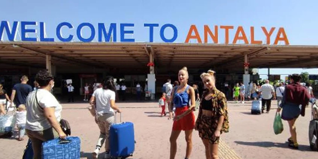Antalya'da turist sayısı 1 milyonu geçti