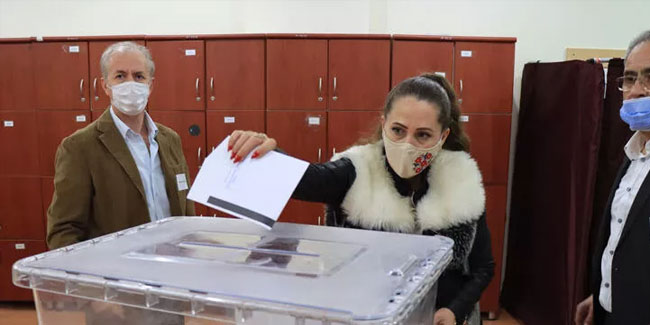 Çifte vatandaşlar, Bulgaristan seçimi için oy kullanmaya başladı