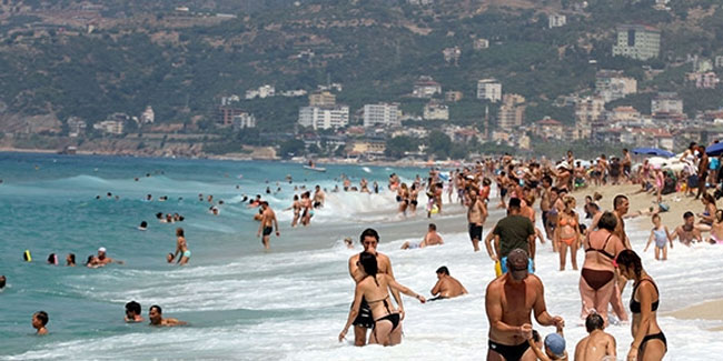 Antalya, bayramda 400 bin turist ağırladı!