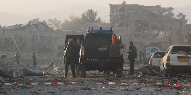 Afganistan'da peş peşe bombalı saldırı: Çok sayıda kişi öldü