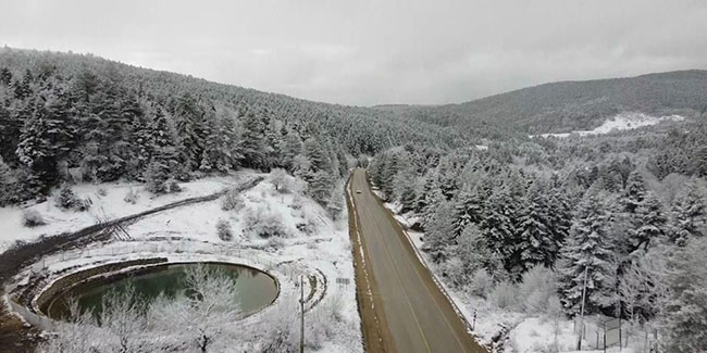 Karabük'te Mart ayında kar yağışı etkili oldu, ormanlar beyaz örtüyle kaplandı