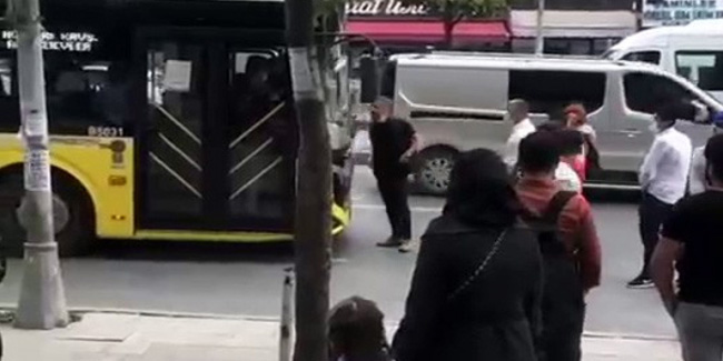 Yolcuları almadı... Vatandaşlar otobüsün önünü kesti!