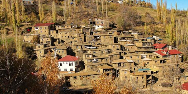 Bitlis'in tarihi taş evlerine ziyaretçi akını
