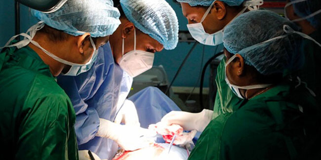 Sri Lanka'da bir hastadan 801 gram ağırlığında böbrek taşı çıkarıldı