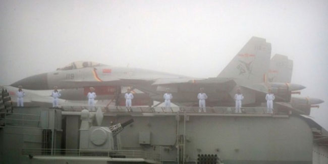 Çin yerli üretim uçak gemisini, Tayvan Boğazı'na gönderdi