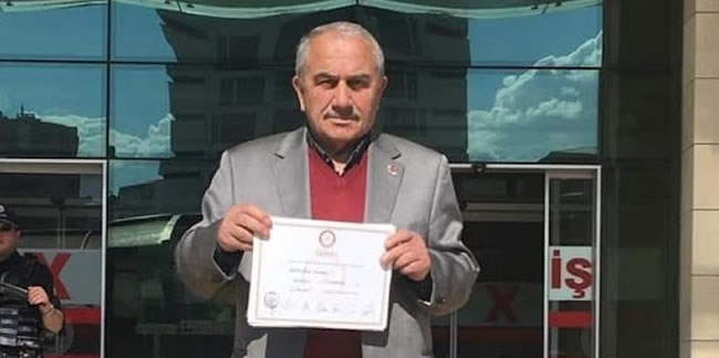 Çömlekçi Mahallesi muhtarı Ahmet Refik Günaydın, hayatını kaybetti