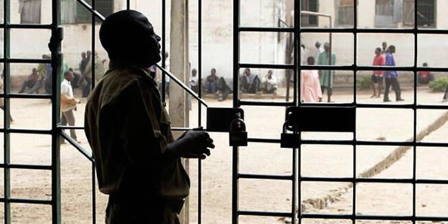 Nijerya'da hapishaneyi sel bastı, 228 mahkum kaçtı